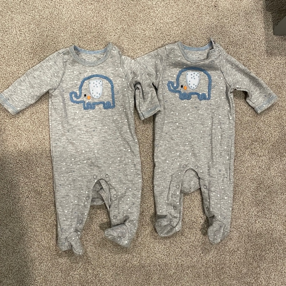 Adorable twin outfits 👯‍♂️